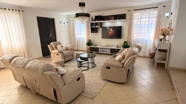 ✨ 5-BEDROOM 2-STOREY MAISONETTE + ATTIC/PRAYER ROOM FOR SALE✨ - Image 12