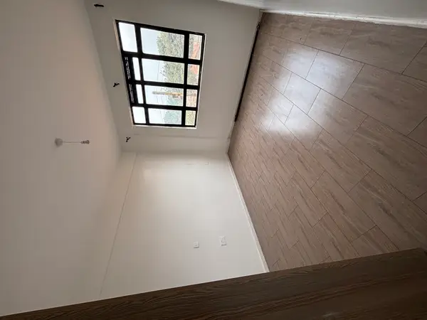 Modern One Bedroom Apartment for Rent - Image 20
