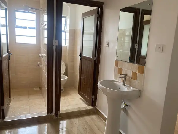 Spacious 2-Bedroom Apartment with Modern Finishes  - Image 9
