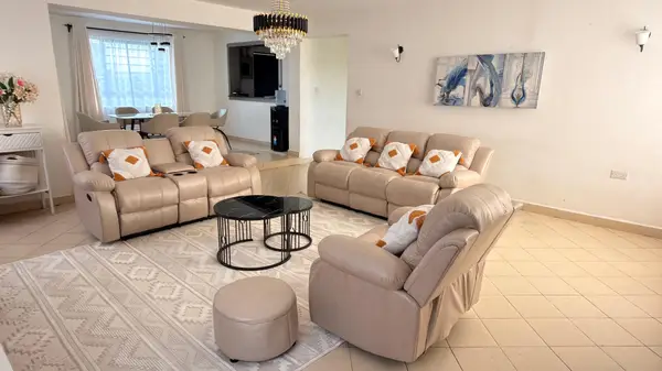 ✨ 5-BEDROOM 2-STOREY MAISONETTE + ATTIC/PRAYER ROOM FOR SALE✨ - Image 2