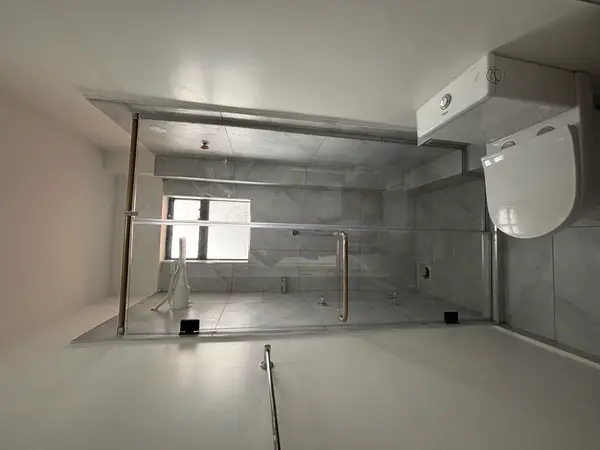 Modern One Bedroom Apartment for Rent - Image 7
