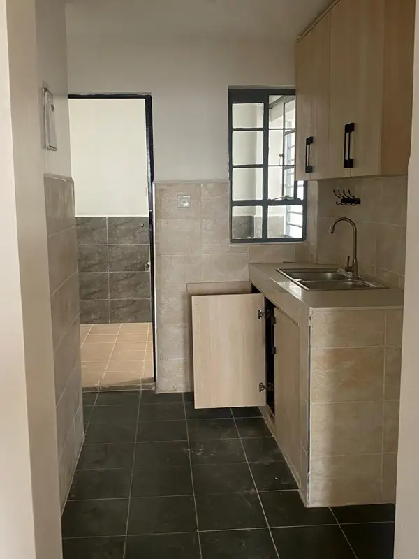 Spacious 2-Bedroom Apartment with Modern Finishes  - Image 8