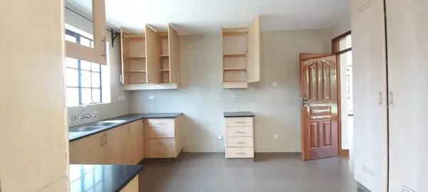 4 BEDROOM WITH SQ AVAILABLE TP LET IN EDENVILLE - Image 7