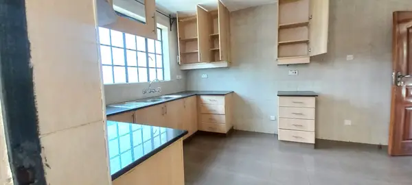 4 BEDROOM WITH SQ AVAILABLE TP LET IN EDENVILLE - Image 8